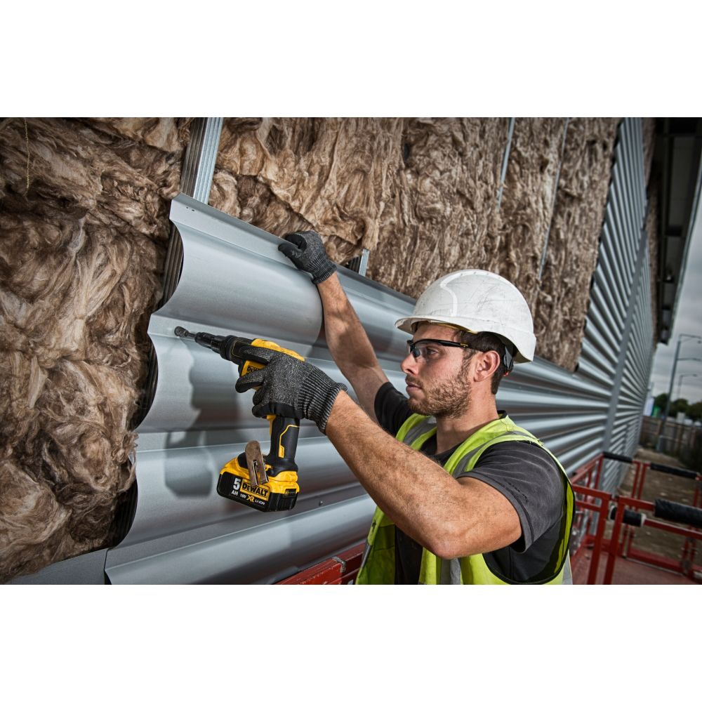 Аккумуляторный шуруповерт DEWALT DCF622P1, 18 В, 34 Нм, 2000 об/мин, с АКБ 5 Ач и ЗУ (DCF622P1N-XJ)