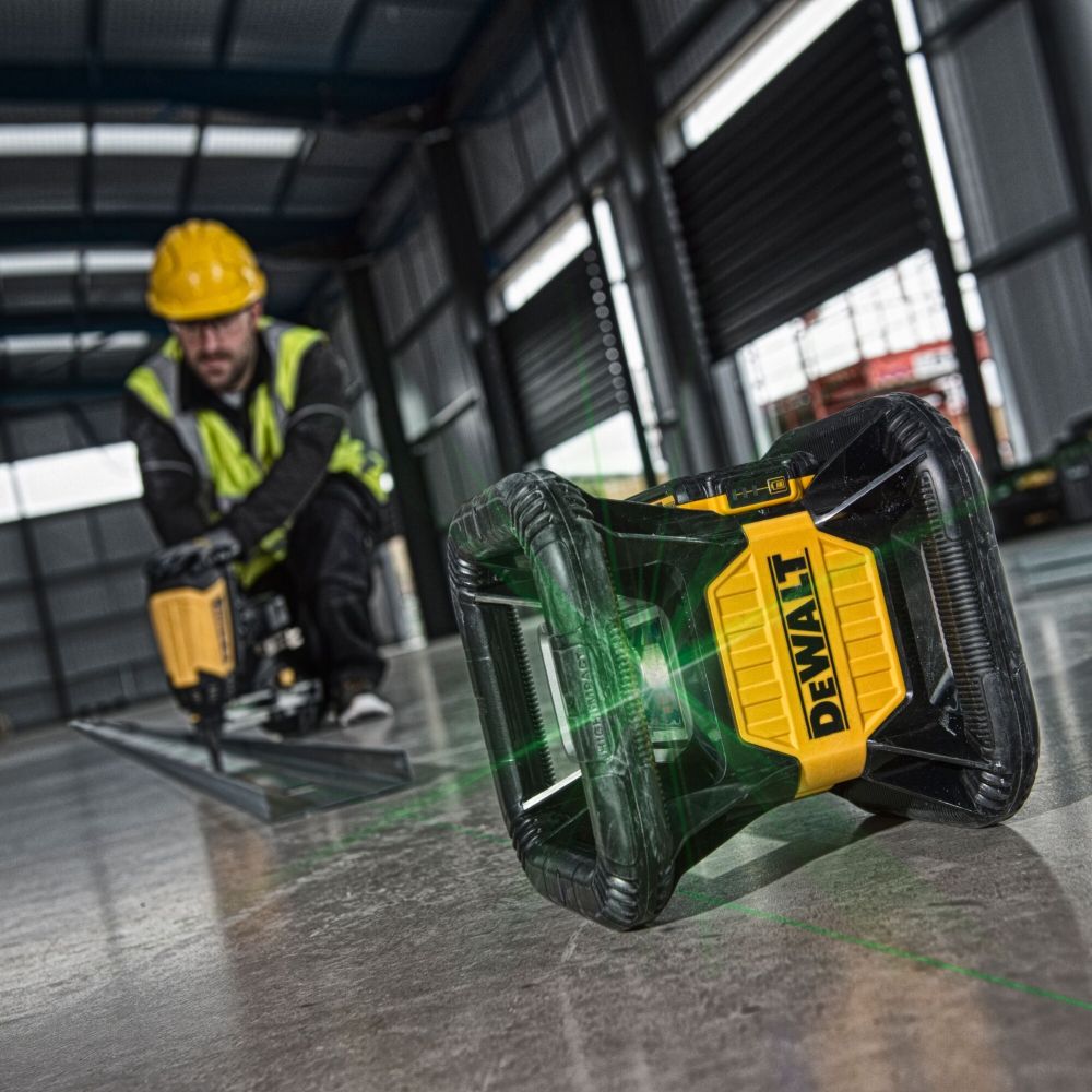 Аккумуляторный лазерный нивелир DEWALT DCE079D1G, 18 В, зеленый луч, 80 м, с АКБ 2 Ач и ЗУ, в кейсе TSTAK (DCE079D1G-QW)