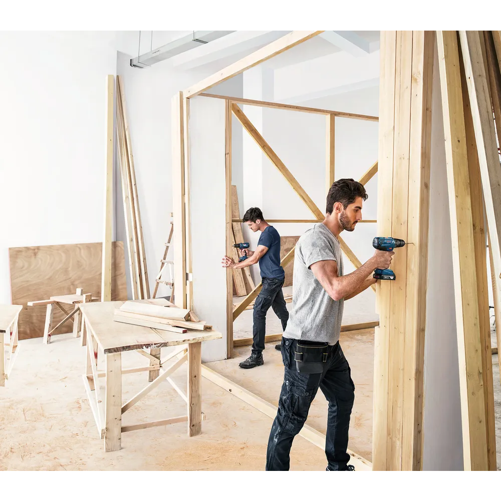 Аккумуляторная дрель-шуруповерт Bosch GSB 180 LI, 18 В, 1900 об/мин, с 2 АКБ 2 Ач и ЗУ, в кейсе (0.601.9F8.307)