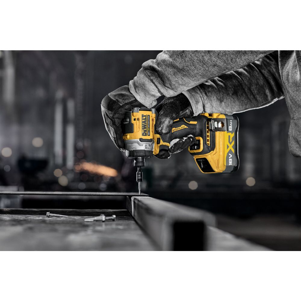 Аккумуляторный шуруповерт DEWALT DCF860NT, 18 В, 282 Нм, 4500 уд/мин, без АКБ и ЗУ, в кейсе TSTAK (DCF860NT-XJ)