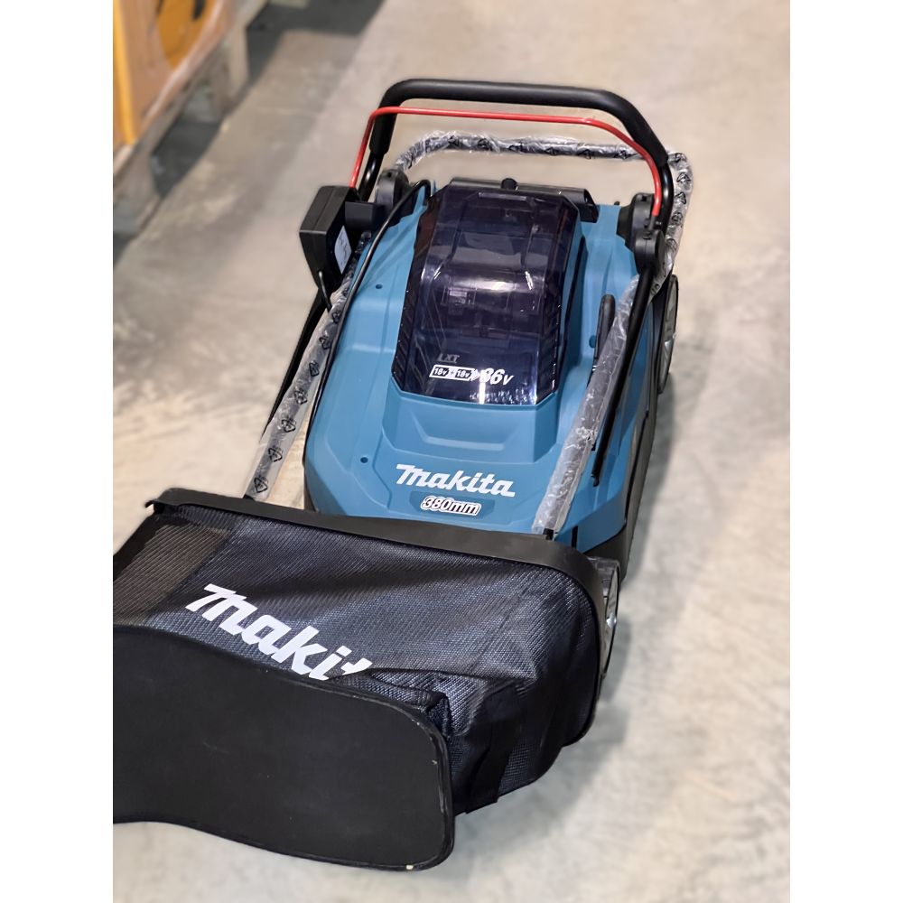 Аккумуляторная газонокосилка Makita DLM382Z, 18 В, 3700 об/мин, 40 л, без АКБ и ЗУ (УЦЕНЕННЫЙ ТОВАР) (DLM382Z/BU)