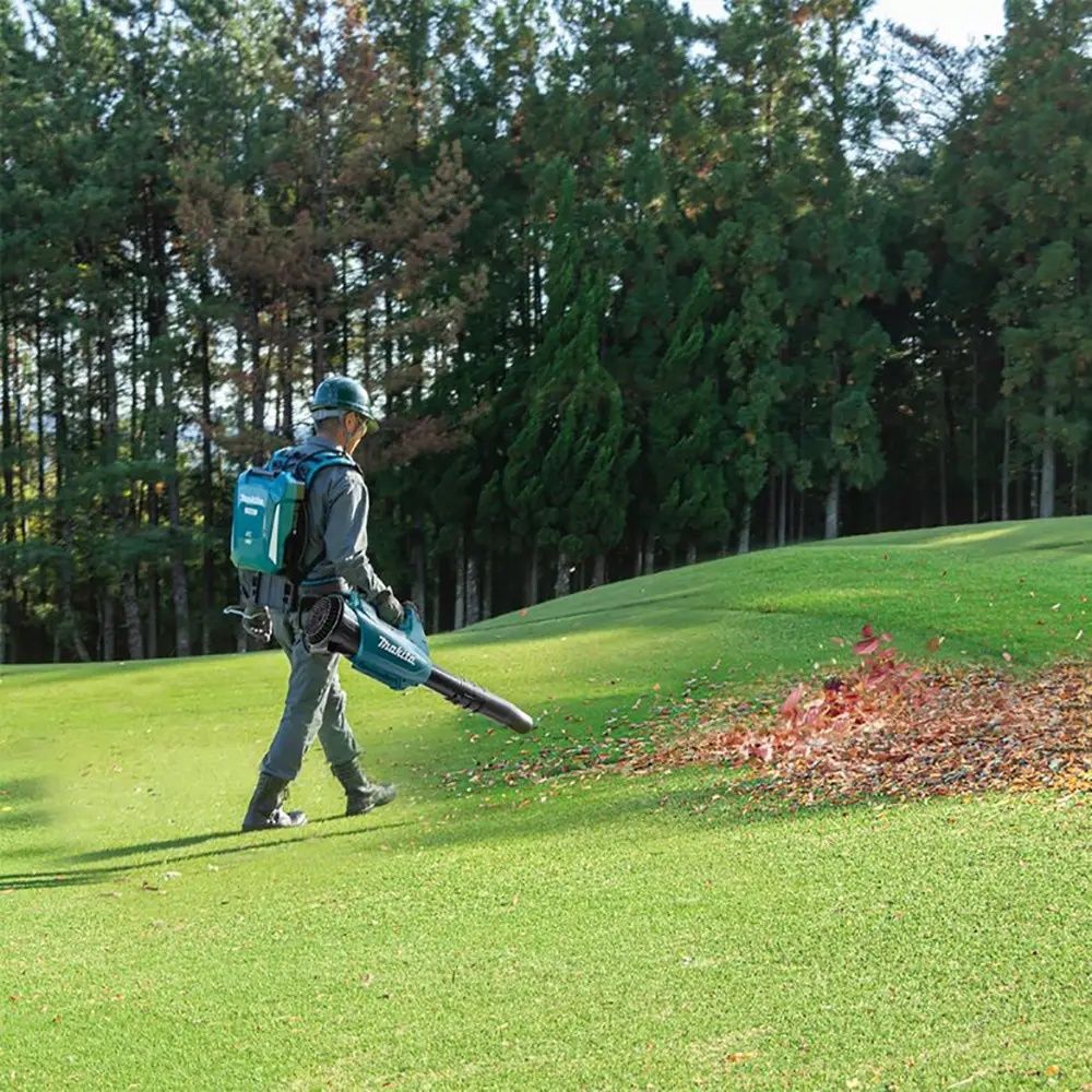 Аккумуляторный воздуходув Makita UB001CZ, без АК и ЗУ