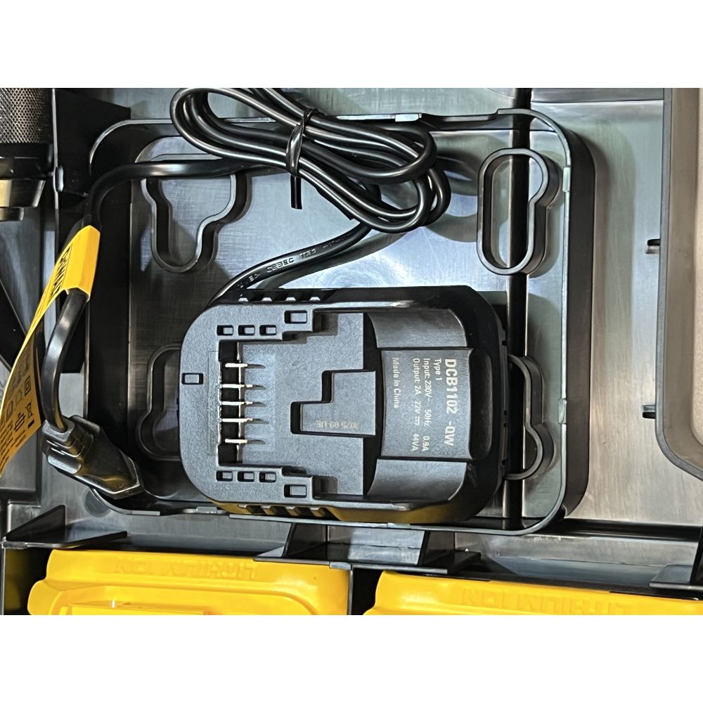 Аккумуляторная дрель-шуруповерт DEWALT DCD791D2, 18 В, 2000 об/мин, с 2 АКБ 2 Ач и ЗУ, в кейсе TSTAK(УЦЕНЕННЫЙ ТОВАР) (DCD791D2-QW/U1)