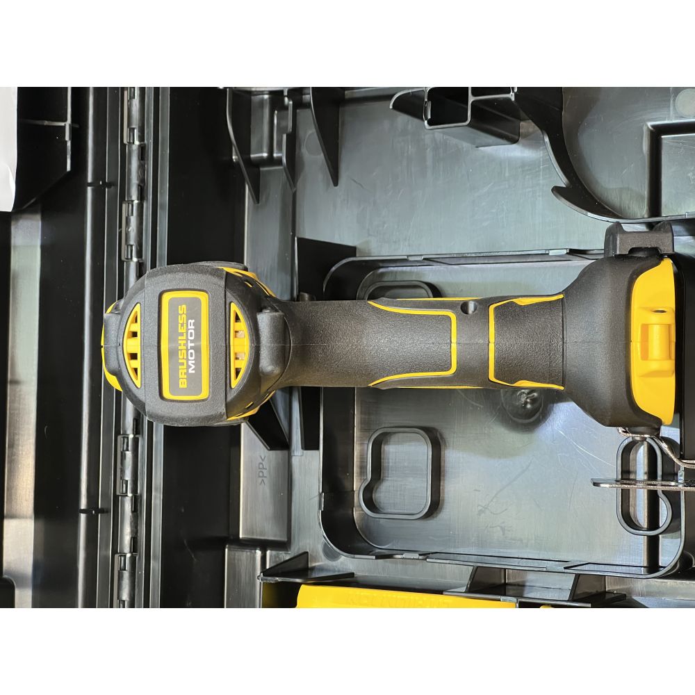 Аккумуляторная дрель-шуруповерт DEWALT DCD791D2, 18 В, 2000 об/мин, с 2 АКБ 2 Ач и ЗУ, в кейсе TSTAK(УЦЕНЕННЫЙ ТОВАР) (DCD791D2-QW/U1)