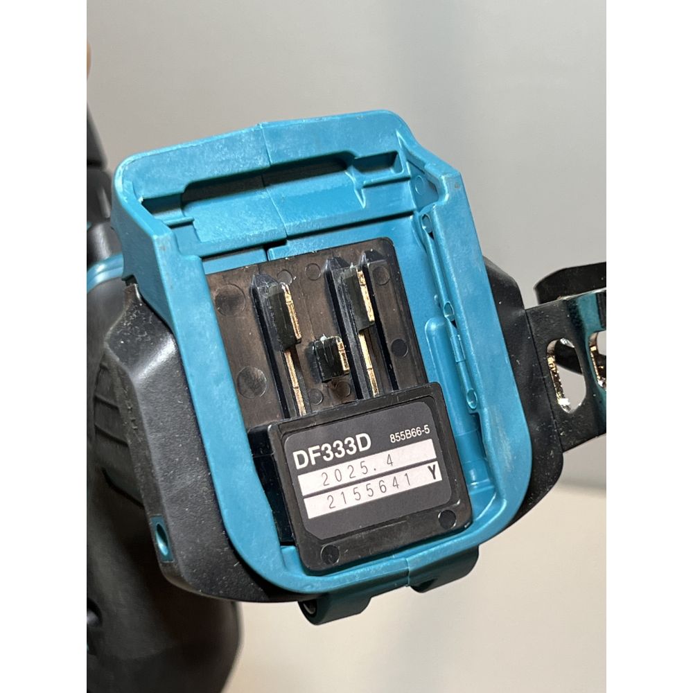 Аккумуляторная дрель-шуруповерт Makita DF333DWYE, 12 В, 1700 об/мин, с 2 АКБ 1.5 Ач и ЗУ, в кейсе (УЦЕНЕННЫЙ ТОВАР) (DF333DWYE/U)