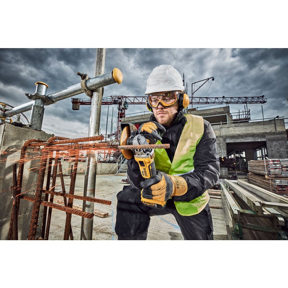 Аккумуляторный набор DEWALT DCK2020P2T: дрель-шуруповерт DCD791 + угловая шлифмашина DCG405, с 2 АКБ 5 Ач и ЗУ, в кейсе TSTAK
