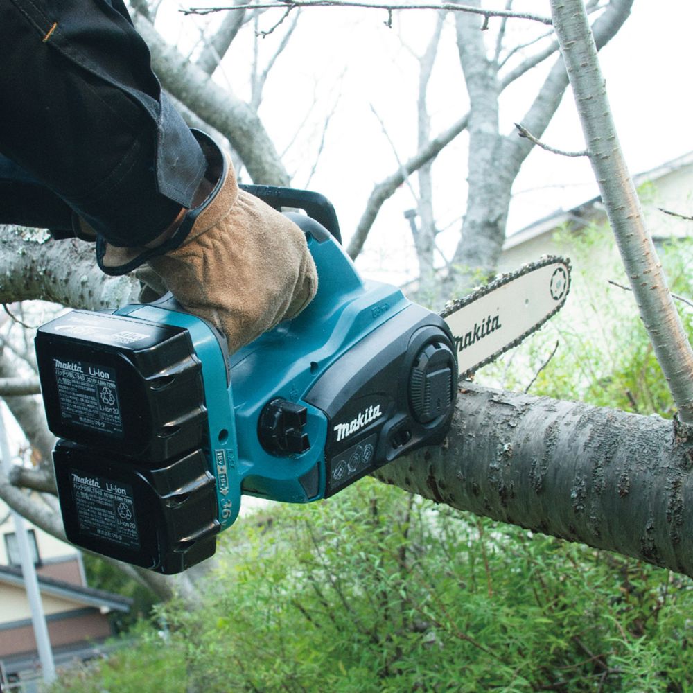 Аккумуляторная цепная пила Makita DUC302Z, 2x18 В, 30 см, без АКБ и ЗУ