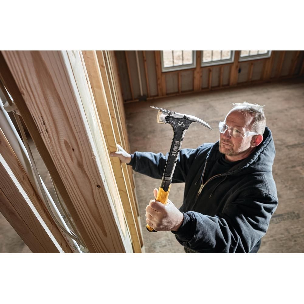 Молоток с прямым заострённым гвоздодёром DEWALT, 624 г (DWHT0-51064)