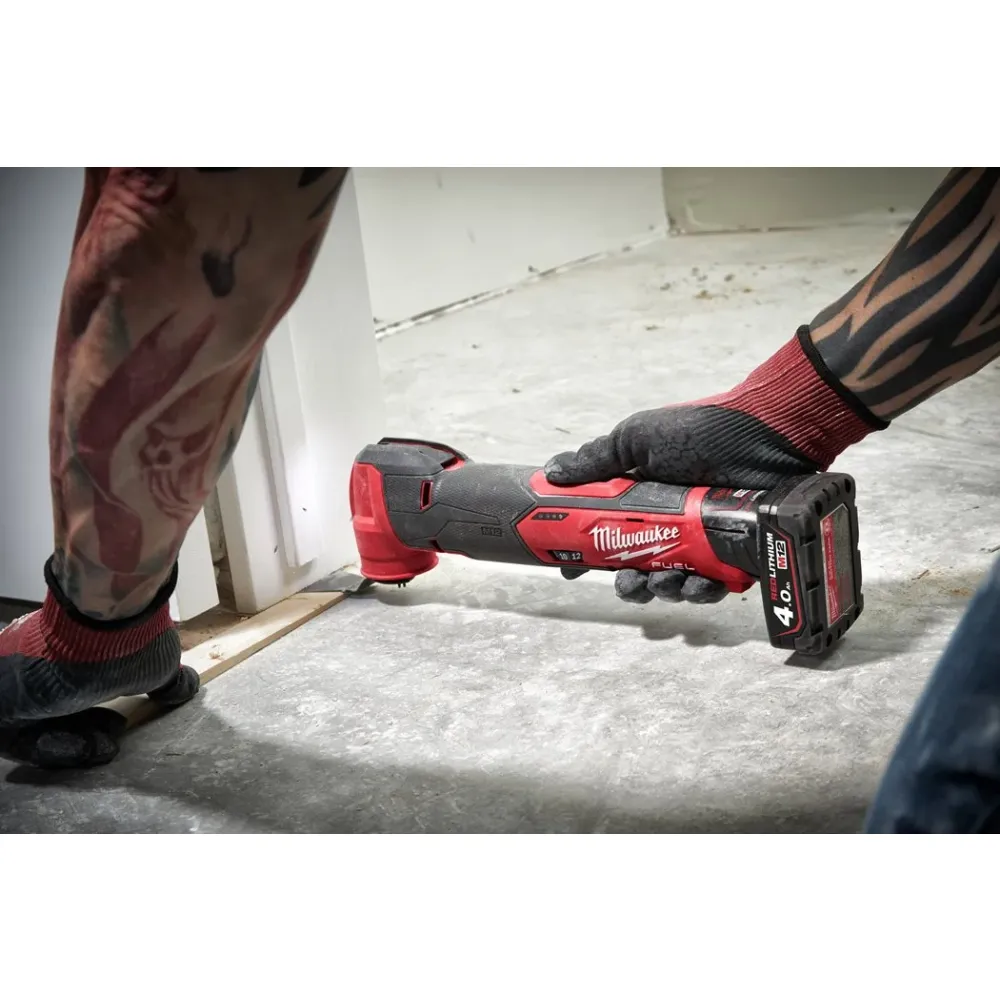 Аккумуляторный многофункциональный инструмент Milwaukee M12 FMT-422X 4933472240, 20000 об/мин, с 2 АКБ 4 и 2 Ач и ЗУ, в кейсе