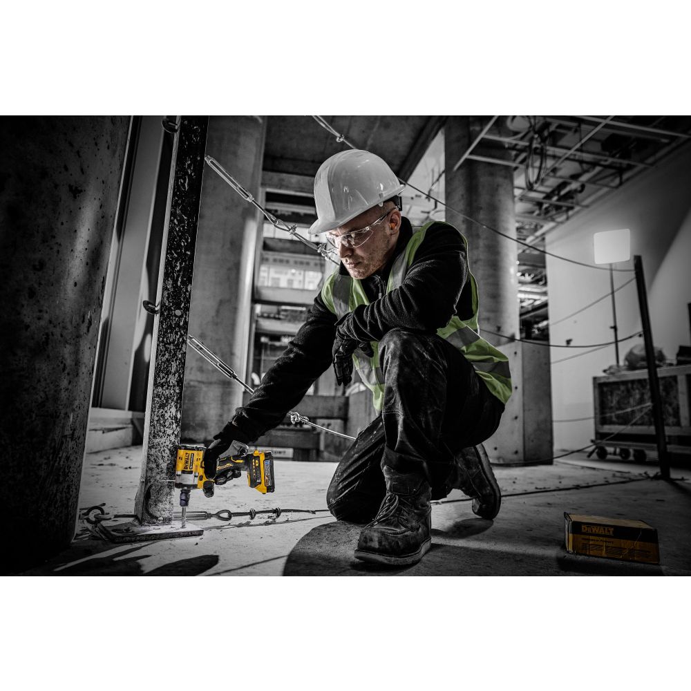 Аккумуляторный гайковерт DEWALT DCF921NT, 18 В, 610 Нм, 3550 уд/мин, без АКБ и ЗУ, в кейсе TSTAK (DCF921NT-XJ)