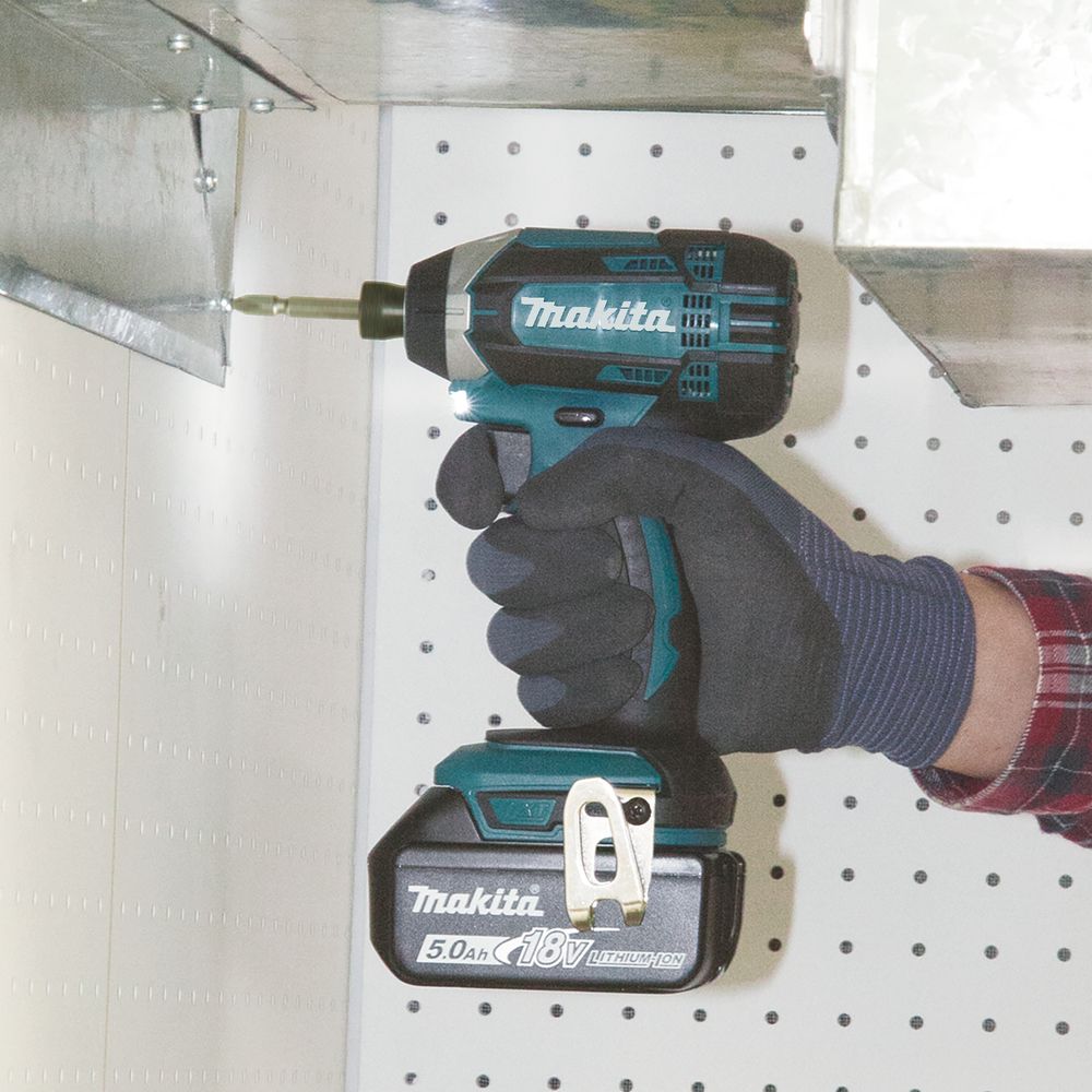 Аккумуляторный набор Makita, 18 В: сабельная пила DJR189 + шуруповерт DTD152, с АКБ 4 Ач и ЗУ, в кейсе
