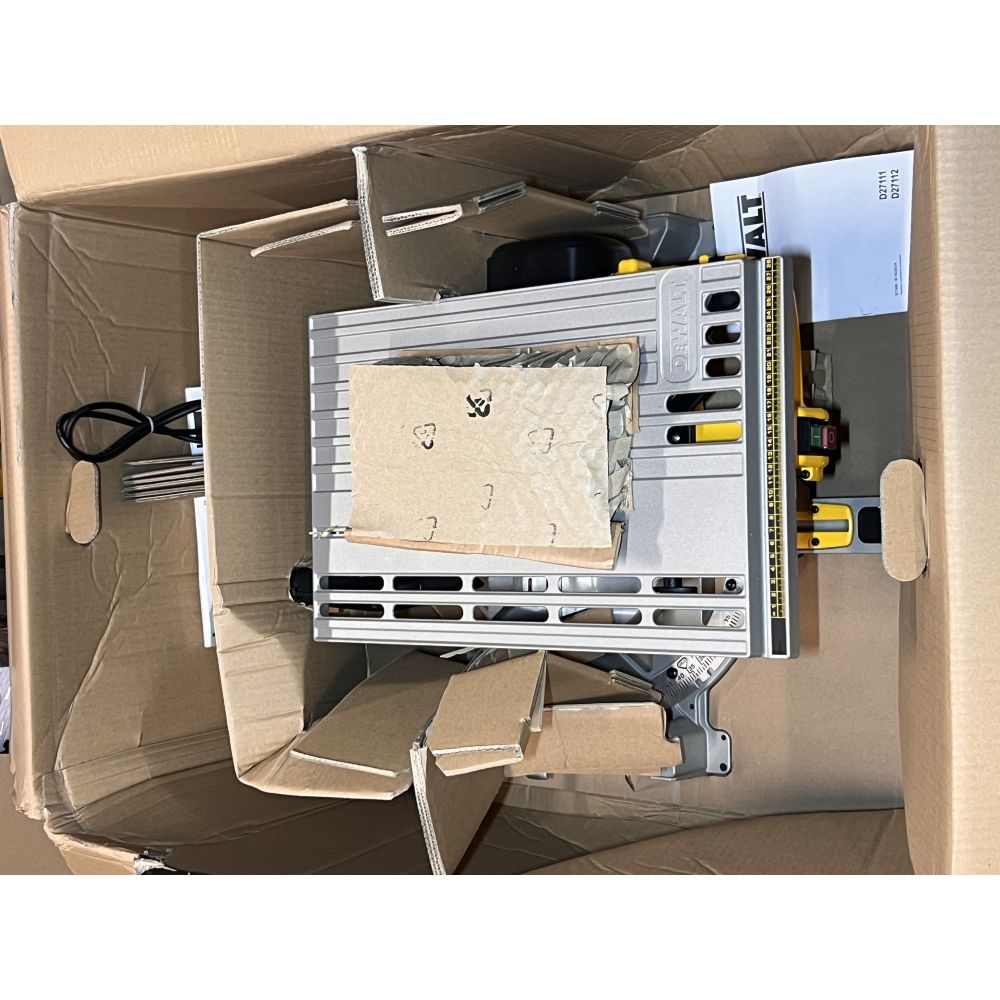 Комбинированная торцовочная пила DEWALT D27111, 1500 Вт, 305 мм, 2950 об/мин, (УЦЕНЕННЫЙ ТОВАР) (D27111-QS/U1)
