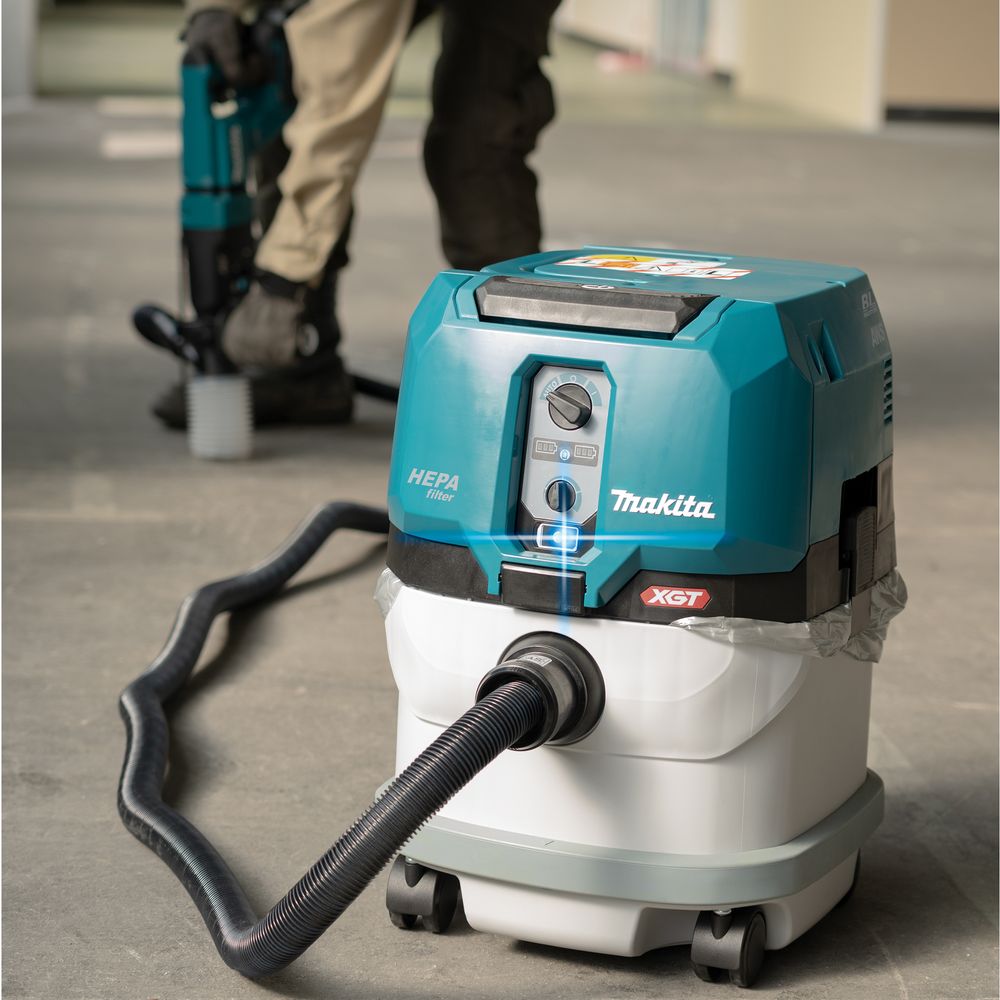Аккумуляторный строительный пылесос Makita VC004GLZ01, c системой автоматического запуска, 40 В, 15 л, без АКБ и ЗУ (VC004GLZ01)
