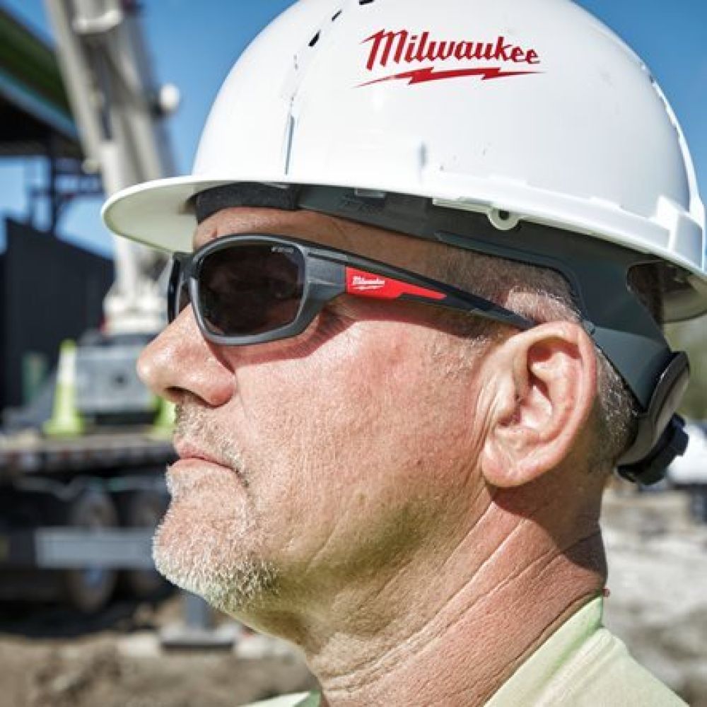 Очки Milwaukee Performance с покрытием AS/AF, 4932471884