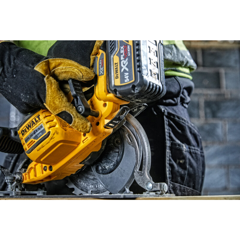 Аккумуляторная циркулярная пила DEWALT DCS575N 54V FlexVolt без АКБ и ЗУ