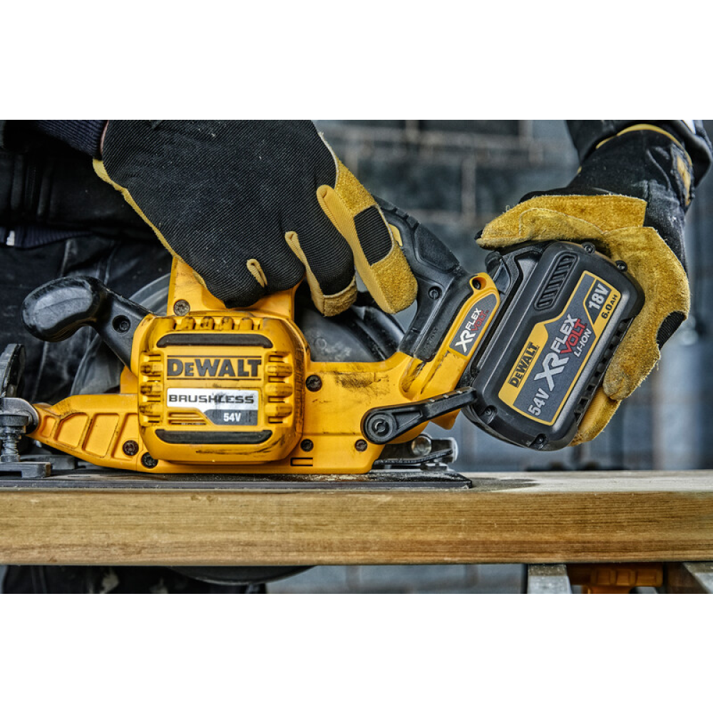 Аккумуляторная циркулярная пила DEWALT DCS575N 54V FlexVolt без АКБ и ЗУ