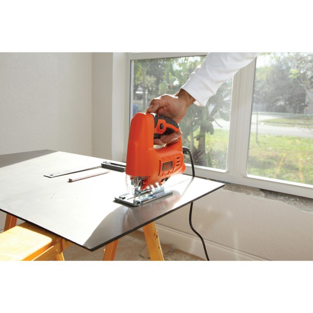 Лобзик BLACK+DECKER JS20, 400 Вт, 3200 ходов/мин