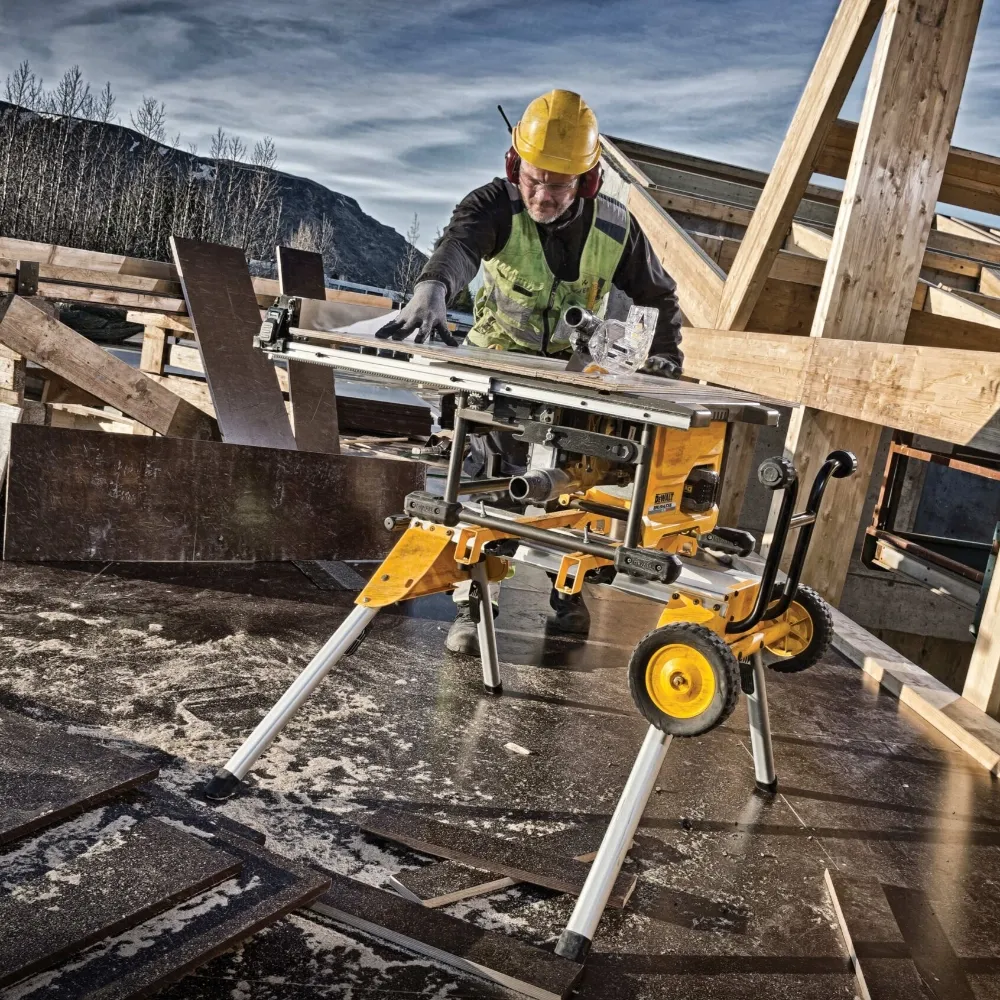 Дисковая настольная пила DEWALT DWE7485RS, 1850 Вт, 210 мм, 5800 об/мин, с подставкой на колесах (DWE7485RS-QS)