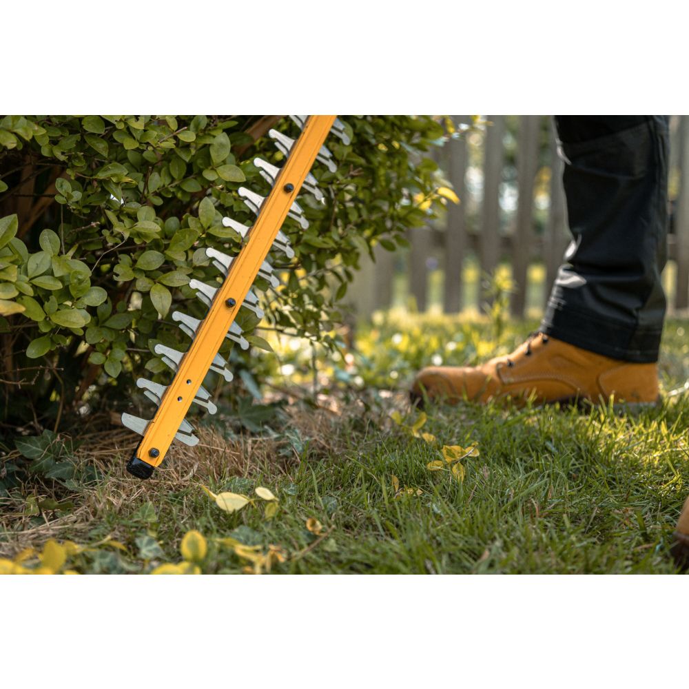 Аккумуляторный кусторез DEWALT DCMHT564N, 18 В, 56 см, 2800 ход/мин, без АКБ и ЗУ (DCMHT564N-XJ)