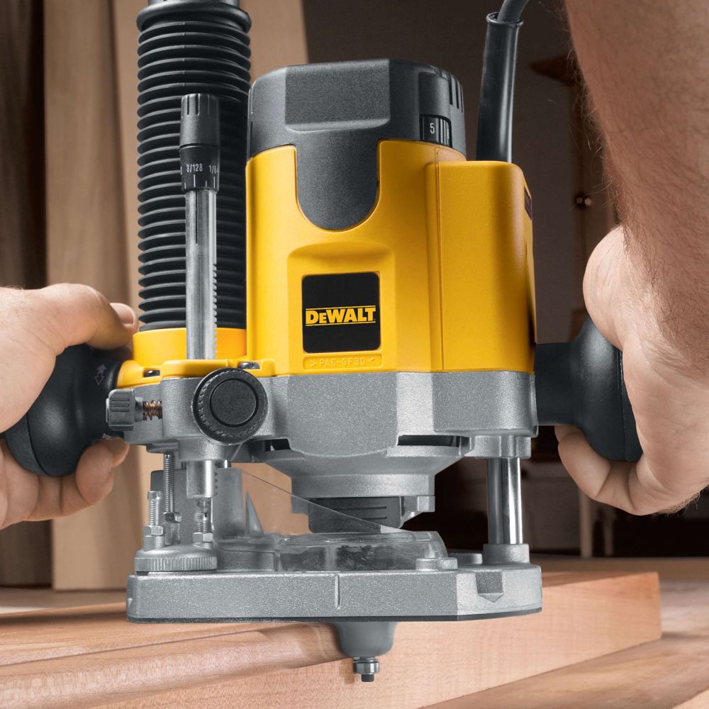 Вертикальный фрезер DEWALT DW621K, 1100 Вт, 24000 об/мин, 55 мм, в кейсе (DW621K-QS)