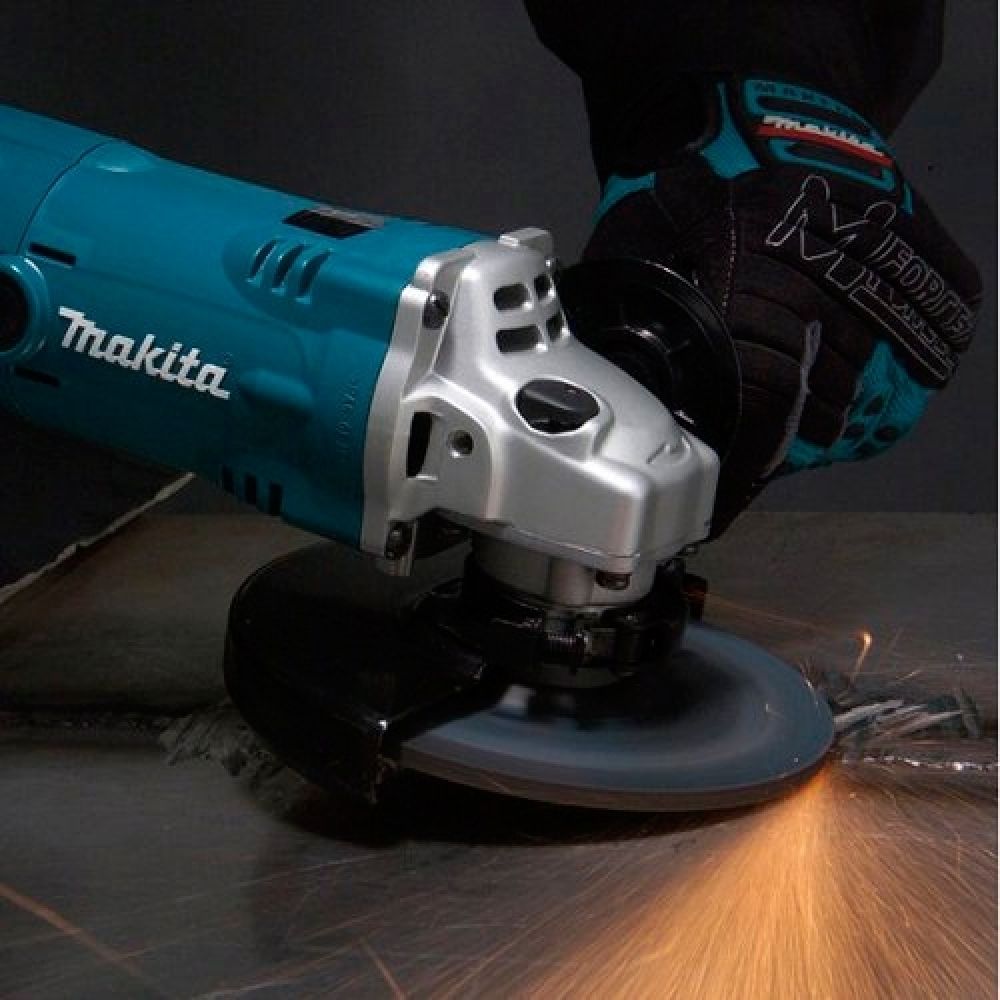 Угловая шлифмашина Makita GA6021C, 1450 Вт, 150 мм, 9000 об/мин
