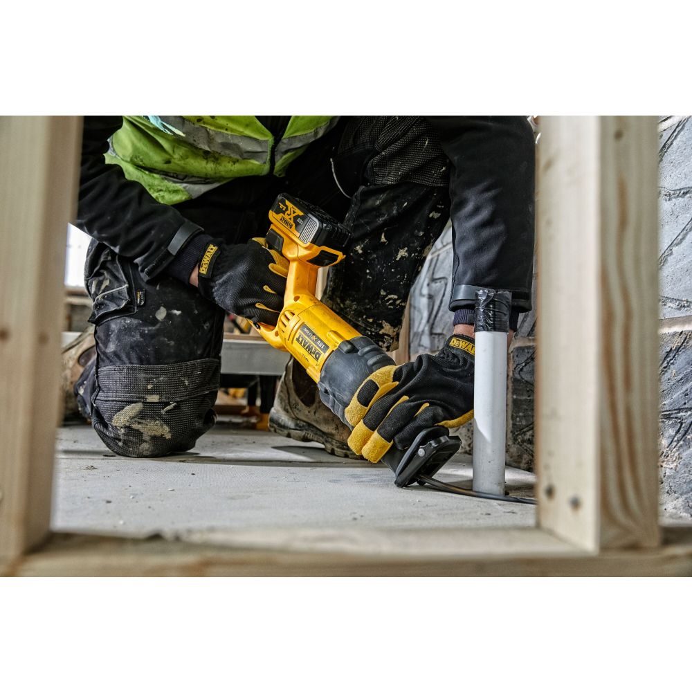 Аккумуляторная сабельная пила DEWALT DCS380N, 18 В, 2950 ход/мин, 28.6 мм, без АКБ и ЗУ (DCS380N-XJ)
