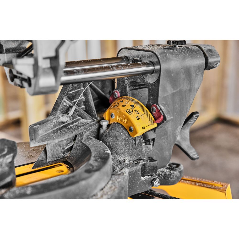 Аккумуляторная торцовочная пила DEWALT DCS781X2, 54 В, 305 мм, 3800 об/мин, с 2 АКБ 3 Ач и ЗУ (DCS781X2-QW)