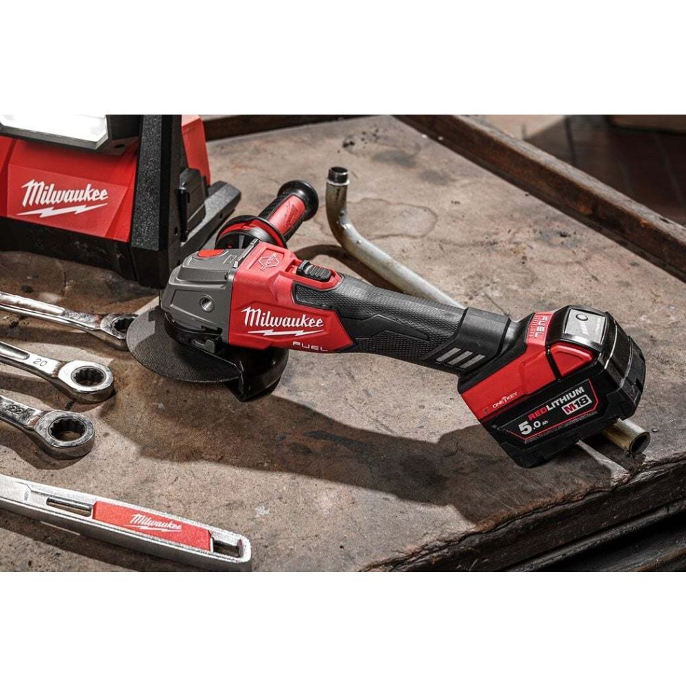 Аккумуляторная угловая шлифмашина Milwaukee M18 ONEFSAG125XPDB-0X, 18 В, 125 мм, 8500 об/мин, без АКБ и ЗУ, в кейсе, 4933478433