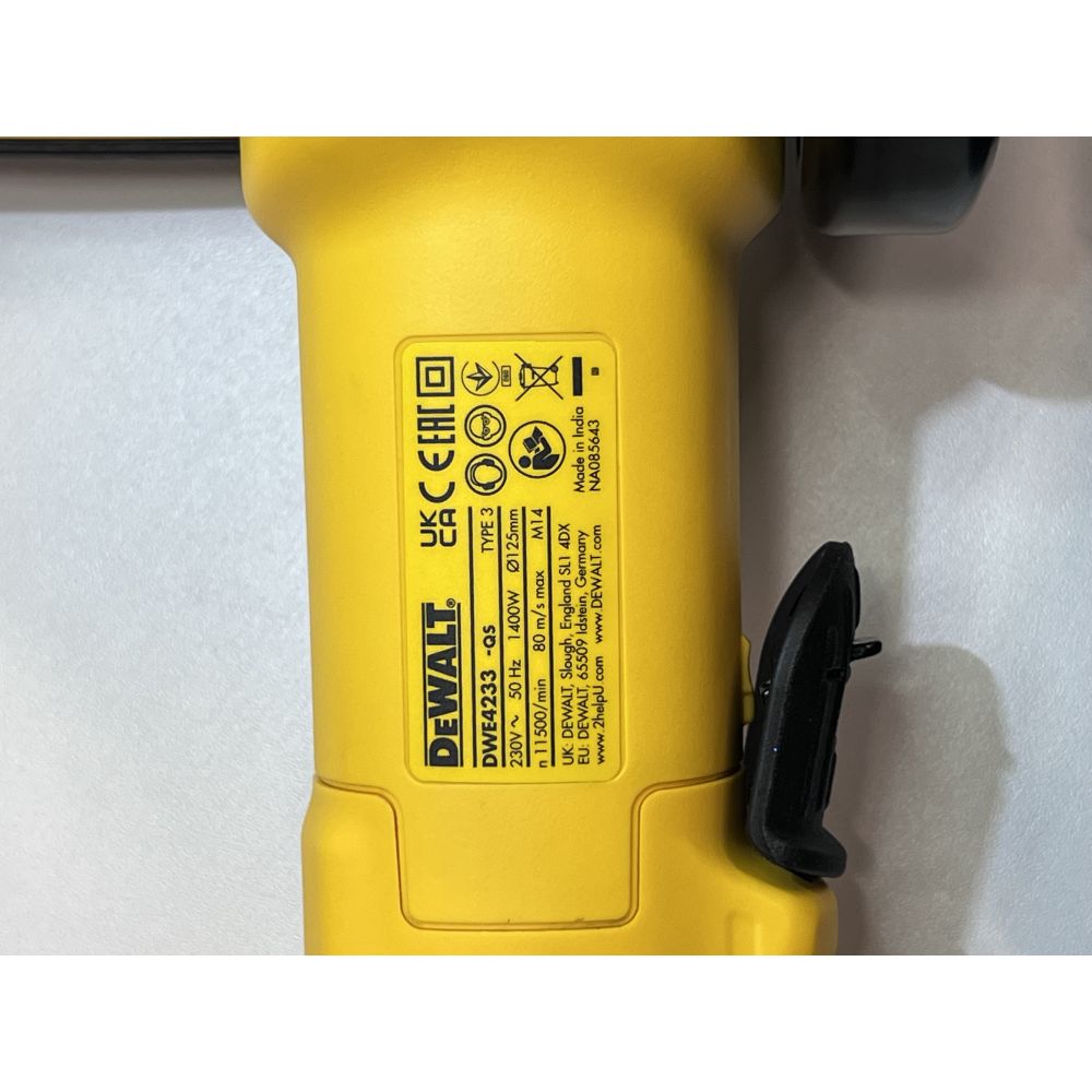Угловая шлифмашина DEWALT DWE4233, 1400 Вт, 125 мм, 11500 об/мин, (УЦЕНЕННЫЙ ТОВАР) (DWE4233-QS/U)