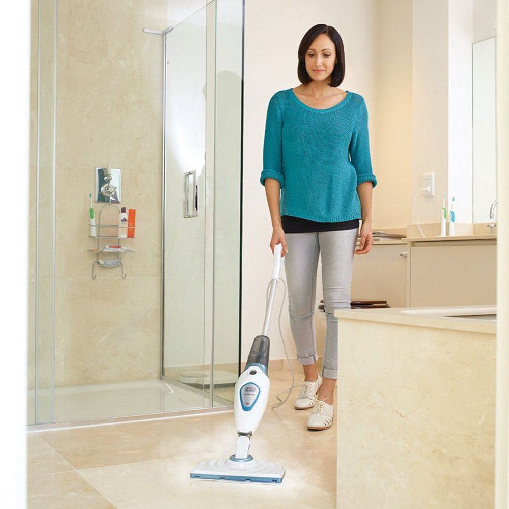 Пароочиститель с защитой от накипи BLACK+DECKER FSM1605, 1300 Вт