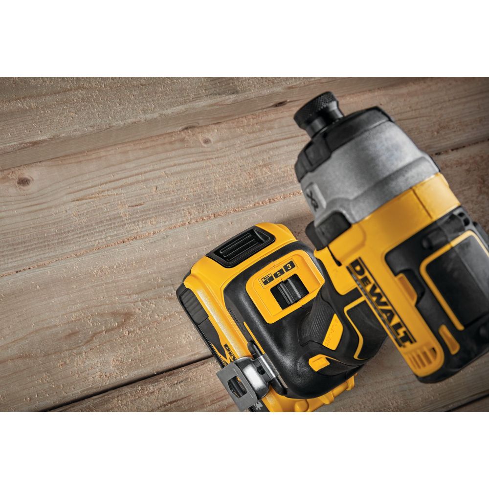 Аккумуляторный шуруповерт DEWALT DCF887M1, 18 В, 205 Нм, 3800 уд/мин, с АКБ 4 Ач и ЗУ, в кейсе TSTAK (DCF887M1-QW)