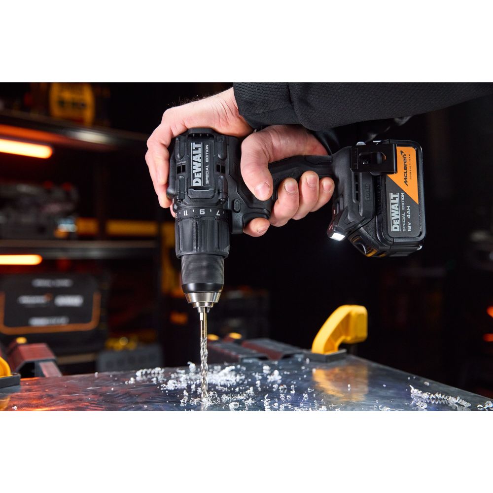 Аккумуляторная дрель-шуруповерт DEWALT McLaren Limited Edition DCD81MP2T, 18 В, 2000 об/мин, с 2 АКБ 5 Ач и ЗУ, в кейсе TSTAK