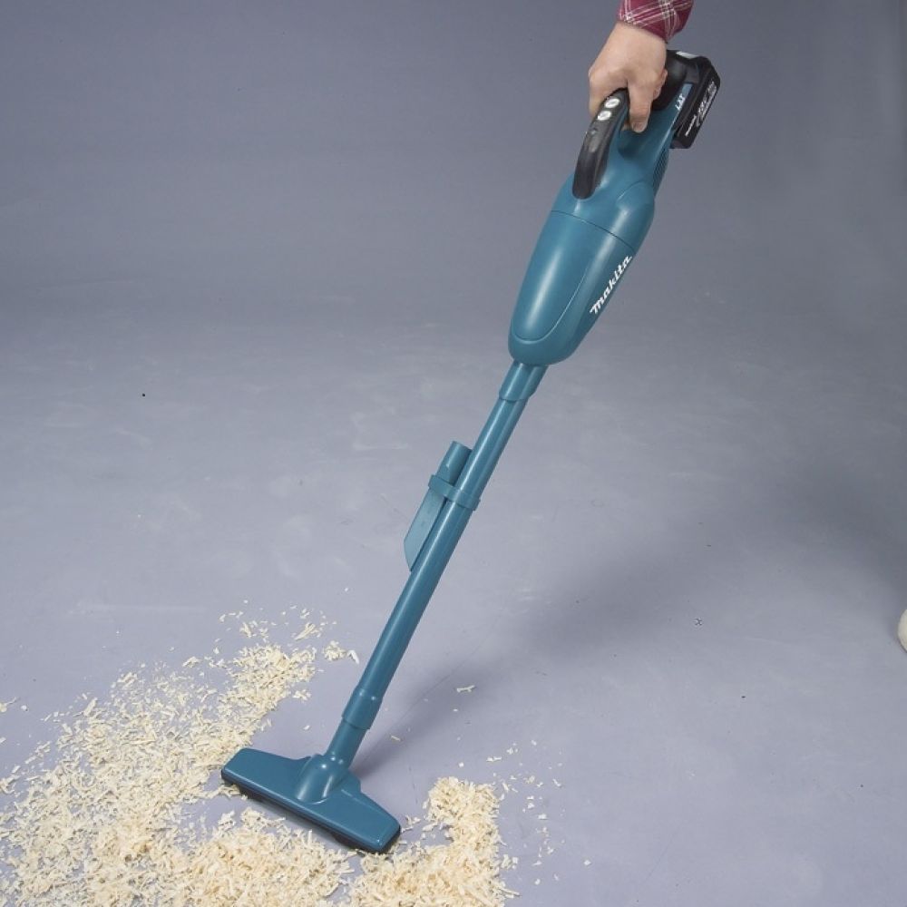 Аккумуляторный строительный пылесос Makita DCL181FZ, 18 В, 0.65 л, без АКБ и ЗУ, с комплектом аксессуаров