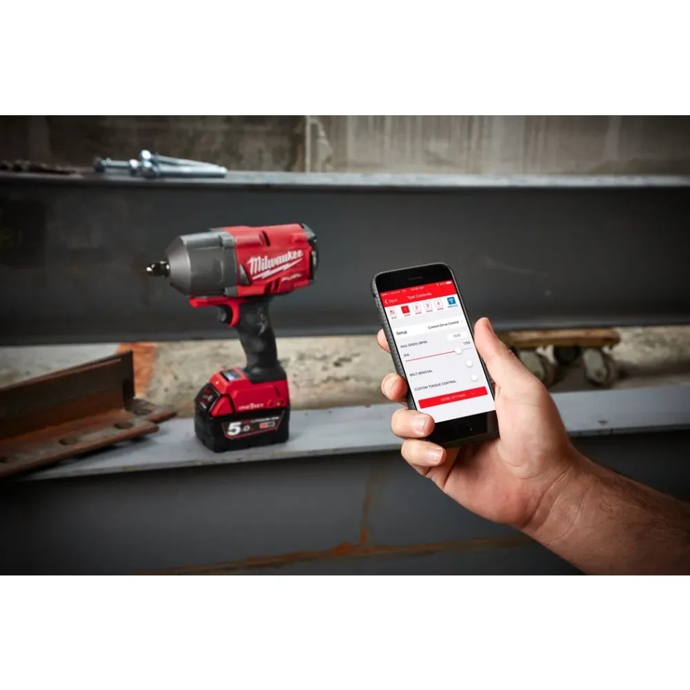 Аккумуляторный импульсный гайковерт Milwaukee M18 ONEFHIWF12-0X, 18 В, 1356 Нм, 1750 об/мин, 2100 уд/мин, без АКБ и ЗУ, в кейсе, 4933459726