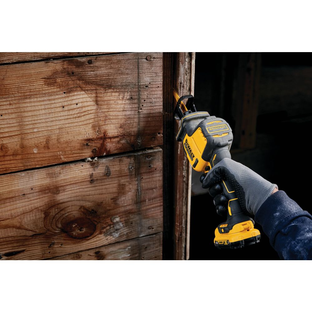 Аккумуляторная сабельная пила DEWALT DCS312L1T, 12 В, 2800 ход/мин, 16 мм, с АКБ 5 Ач и ЗУ, в кейсе TSTAK (DCS312L1NT-XJ)