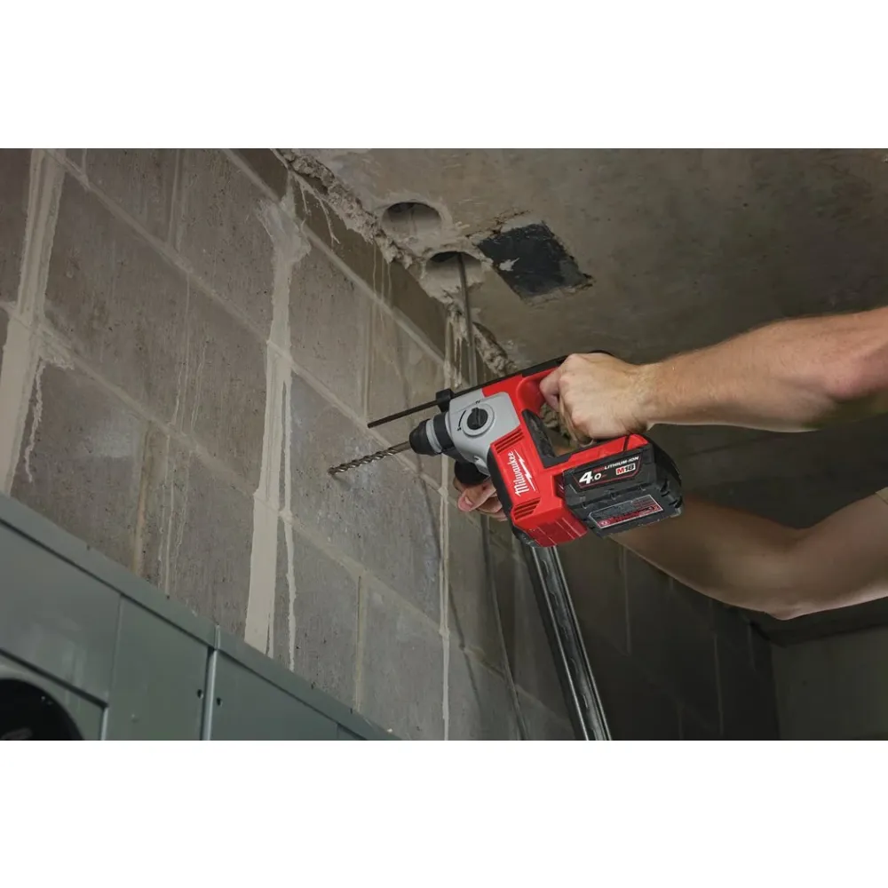 Аккумуляторный перфоратор Milwaukee M18 BH-402C 4933443330, 1.2 Дж, 7000 уд/мин, с 2 АКБ 4 Ач и ЗУ, в кейсе