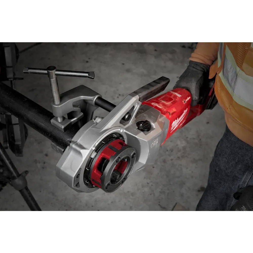 Аккумуляторный резьбонарезной инструмент Milwaukee M18 FPT2-121C, для труб 2", 18 В, c АКБ 12 Ач и ЗУ, в кейсе, 4933478597