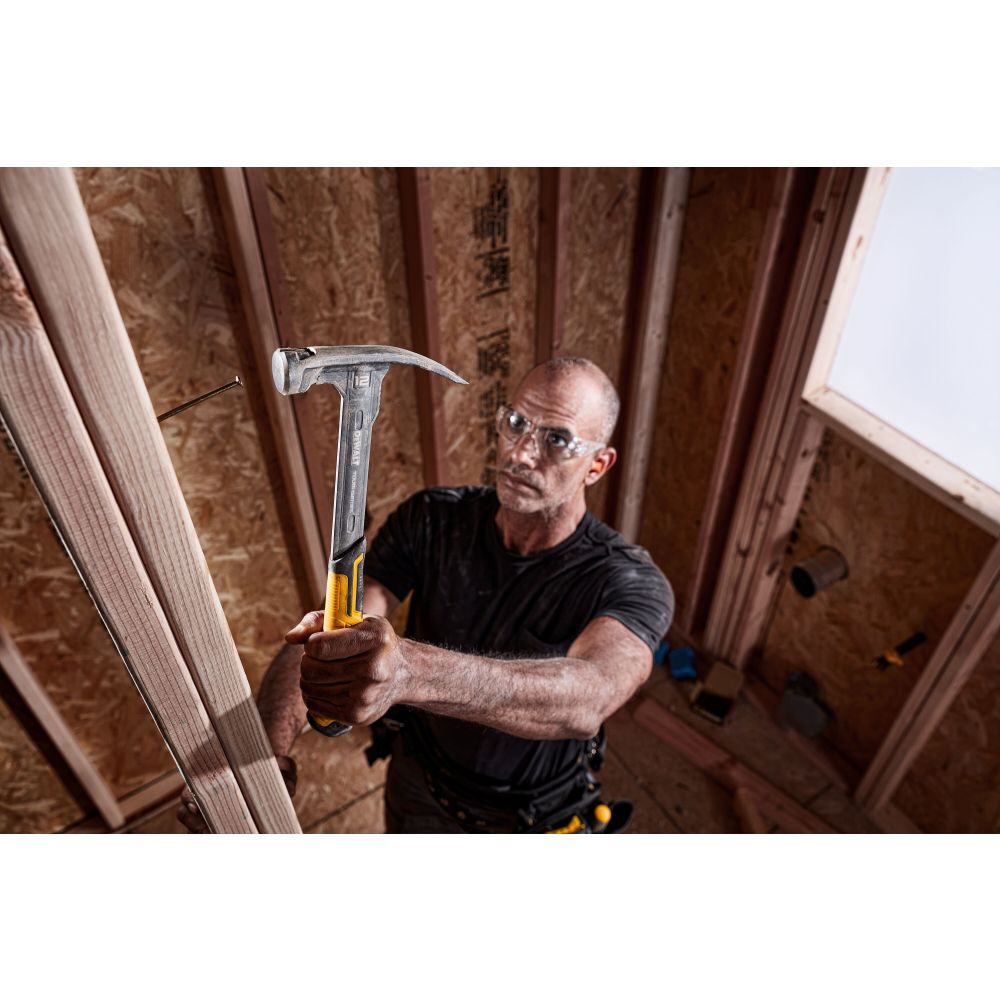 Молоток с прямым заострённым гвоздодёром DEWALT TOUGHSERIES, облегчённый, 340 г (DWHT51135X)