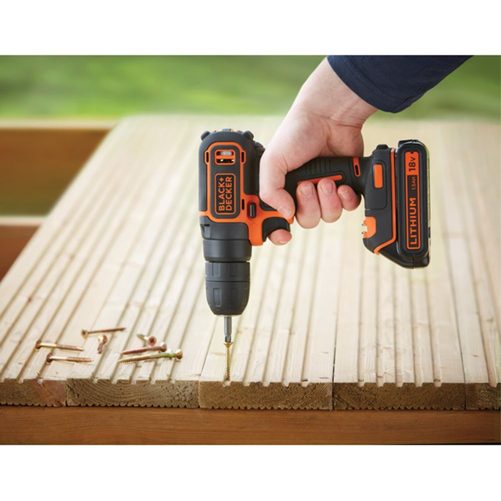 Аккумуляторная дрель-шуруповерт BLACK+DECKER BDCD18, 650 об/мин, 30 Нм, 18В, аккумулятор 1.5Ач, зарядное устройство