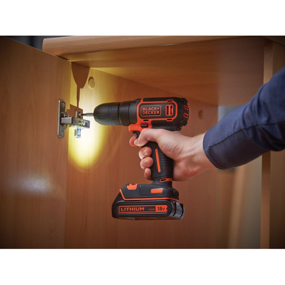 Аккумуляторная дрель-шуруповерт BLACK+DECKER BDCD18, 650 об/мин, 30 Нм, 18В, аккумулятор 1.5Ач, зарядное устройство