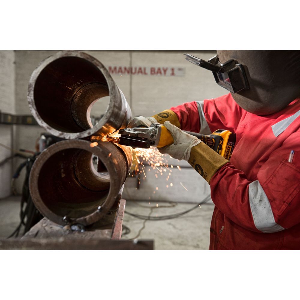 Аккумуляторная угловая шлифмашина DEWALT DCG413FB, 20 В, 125 мм, 9000 об/мин, без АКБ и ЗУ (DCG413FB-XJ)