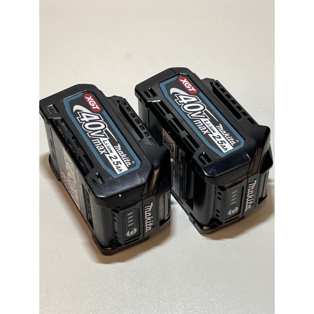 Аккумуляторный перфоратор Makita с системой пылеудаления DX16, 40 В, 2.1 Дж, 5000 уд/мин, с 2 АКБ 2.5 Ач и ЗУ, в кейсе (УЦЕНЕННЫЙ ТОВАР) (HR010GD201/BU)
