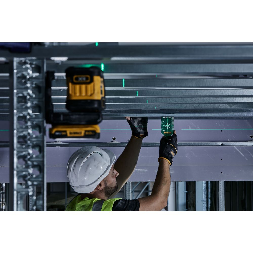 Аккумуляторный лазерный нивелир DEWALT DCLE34021D1, 18 В, зеленый луч, 55 м, с АКБ 2 Ач и ЗУ, в кейсе (DCLE34021D1-QW)