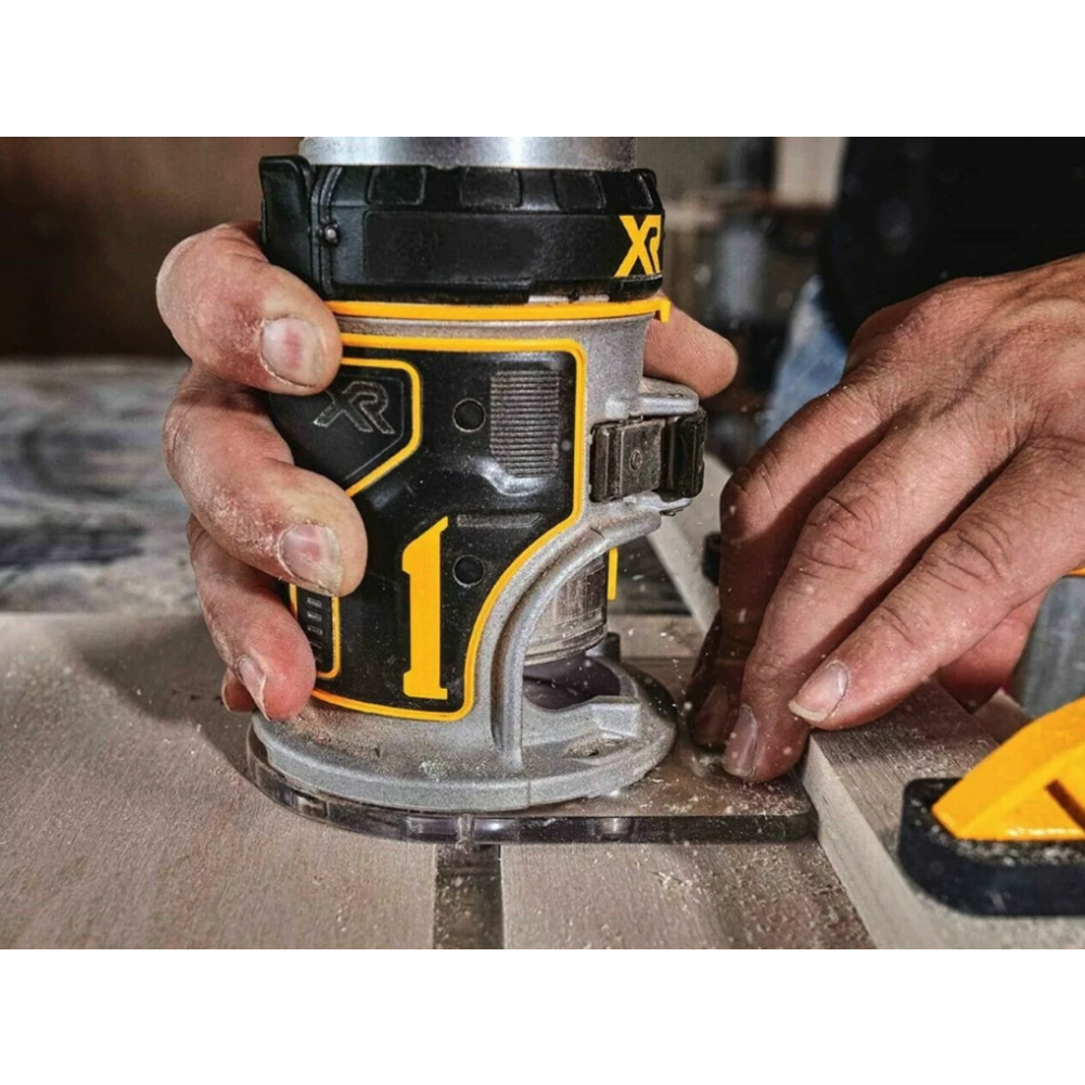 Аккумуляторный вертикальный фрезер DEWALT DCW604P2, 18 В, 25500 об/мин, 55 мм, с 2 АКБ 5 Ач и ЗУ, в кейсе TSTAK (DCW604P2-QW)