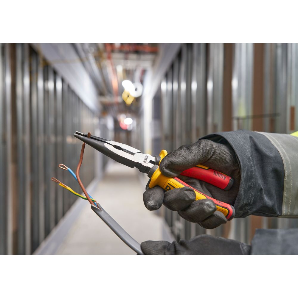 Плоскогубцы DEWALT DWHT82804-0, с удлиненными губками и токоизолирующими рукоятками, 20 см