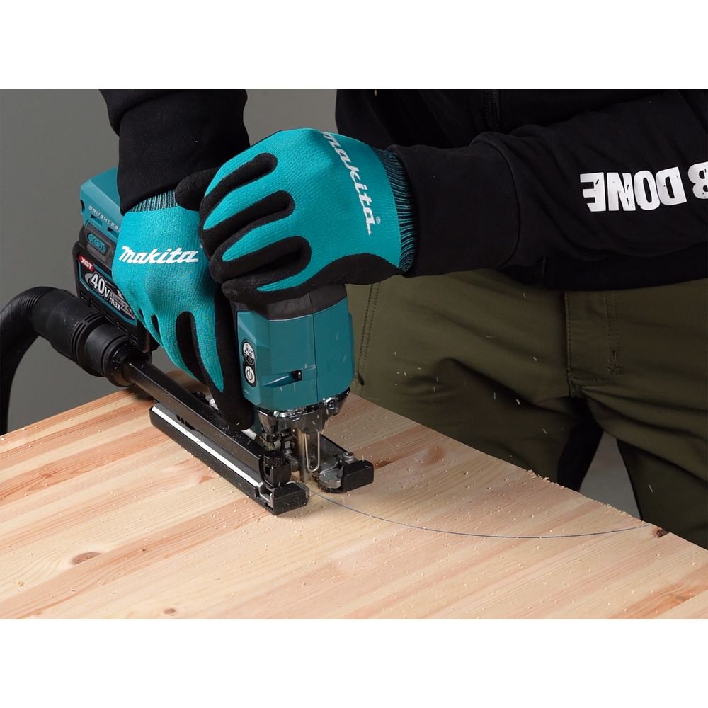 Аккумуляторный лобзик Makita JV001GZ01, 40 В, 3500 ход/мин, 26 мм, без АКБ и ЗУ