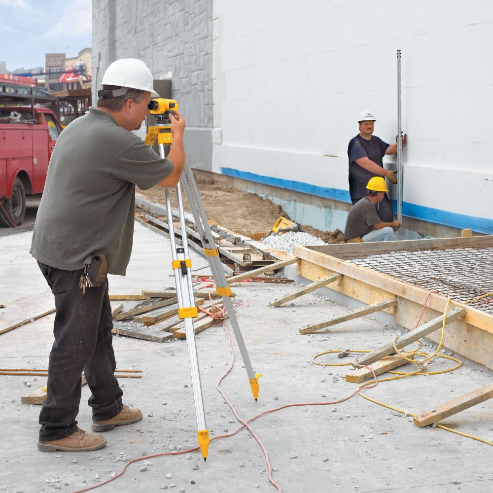 Оптический нивелир DEWALT DW096PK, 26-кратный, в кейсе (DW096PK-XJ)