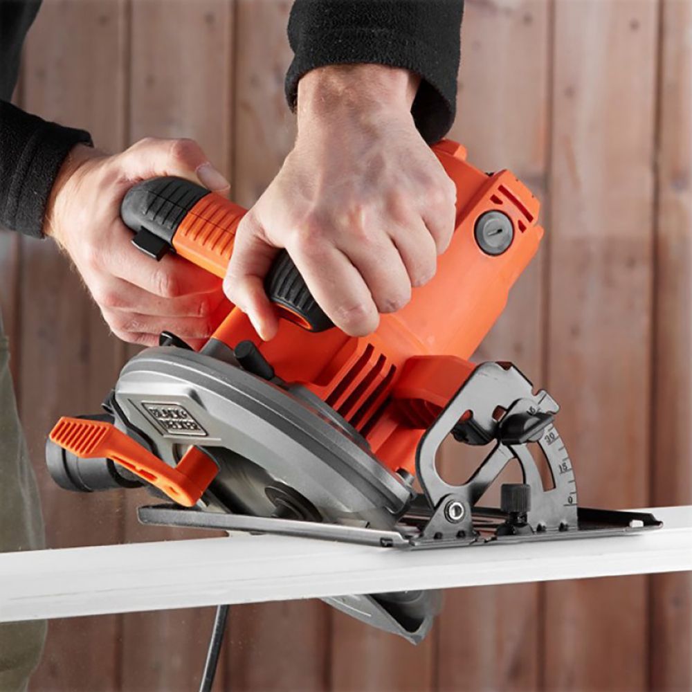 Дисковая пила BLACK+DECKER CS1550, 1500 Вт, диаметр диска 190 мм, пропил 66 мм