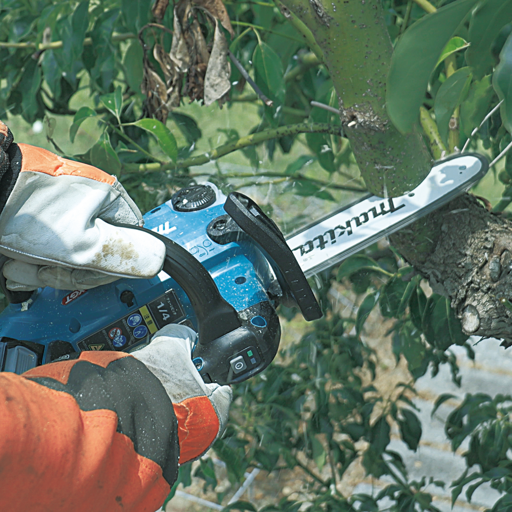 Аккумуляторная цепная пила Makita UC031GZ, 40 В, 25 см, 24 м/с, без АКБ и ЗУ