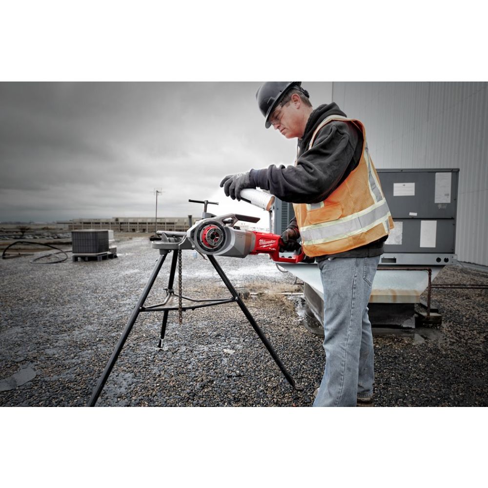 Аккумуляторный резьбонарезной инструмент Milwaukee M18 FPT2-121C, для труб 2", 18 В, c АКБ 12 Ач и ЗУ, в кейсе, 4933478597
